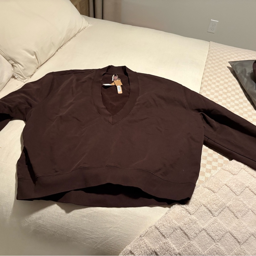 SKIMS size L V-Neck Brown Sweater NWT